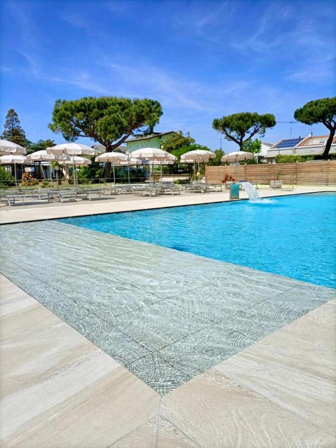 Hotel Vianello Lido di Jesolo Exterior photo