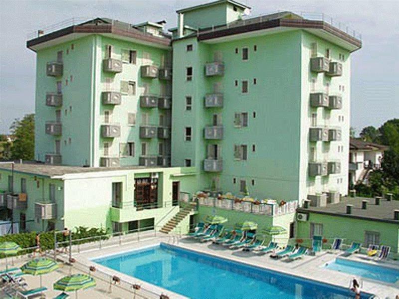 Hotel Vianello Lido di Jesolo Exterior photo