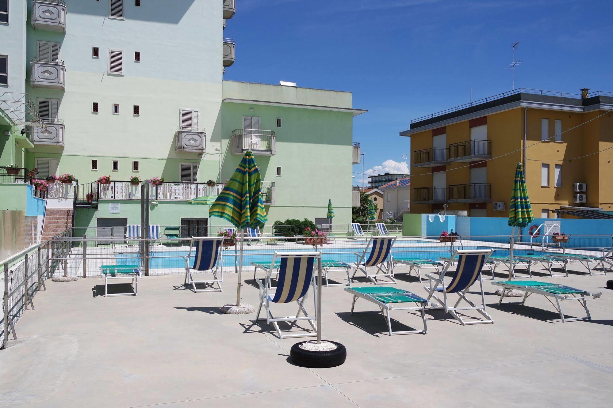 Hotel Vianello Lido di Jesolo Exterior photo